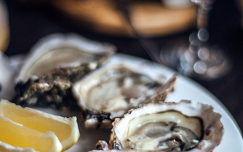 Vino y ostras → ¿Qué vino combina con las ostras?