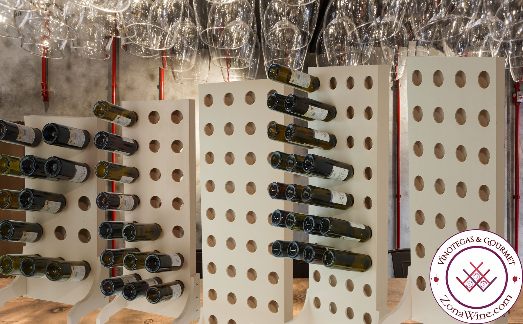 Botellero blanco vertical para 15 botellas de vino o cava|EW5415